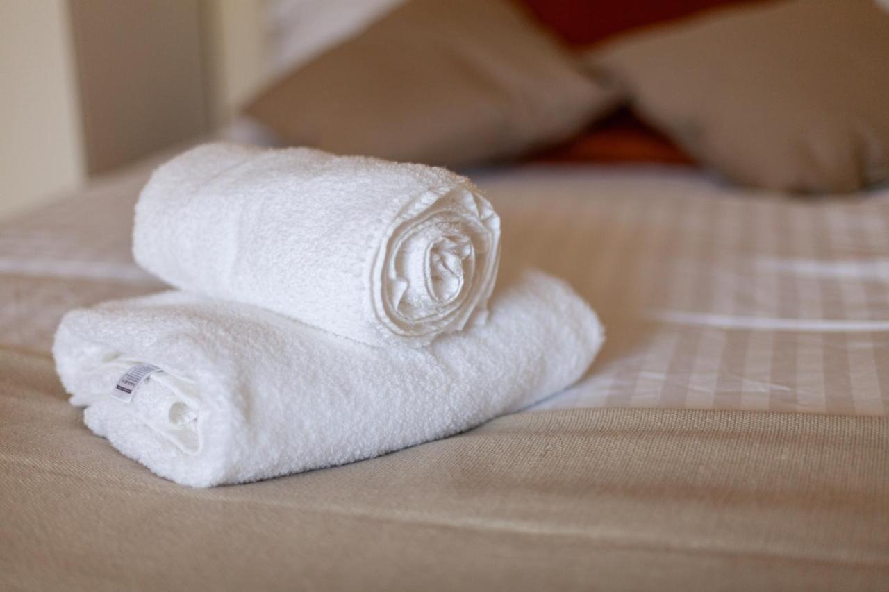 Lovely Studio Flat In Wimbledon W/ Free Parking Λονδίνο Εξωτερικό φωτογραφία